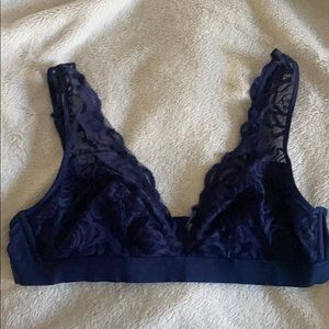 PINK Victoria’s Secret Navy Lace Plunge Bralette